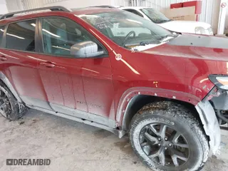 2016 Jeep Cherokee Trailhawk with VIN 1C4PJMBBXGW135138, listed as a IAAI auction lot 41595718 with 267,058 mi miles. Bid and sale history available at carsss.com. Image 18.