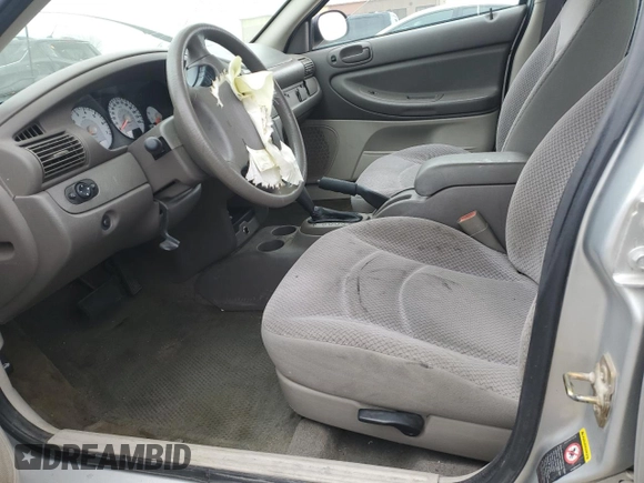 2006 Dodge Stratus SXT z VIN 1B3AL46T86N228152, wystawiony jako Copart lot #85317444 z przebiegiem 162 447 mil mil oraz Szkody całkowita. Historia ofert i sprzedaży dostępna na DreamBid. Obrazek 7.