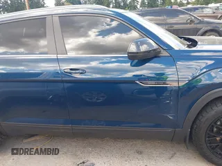 2020 Volkswagen Atlas with VIN 1V21C2CAXLC213034, listed as a IAAI auction lot 42649872 with 72,564 mi miles and . Bid and sale history available at DreamBid. Image 13.