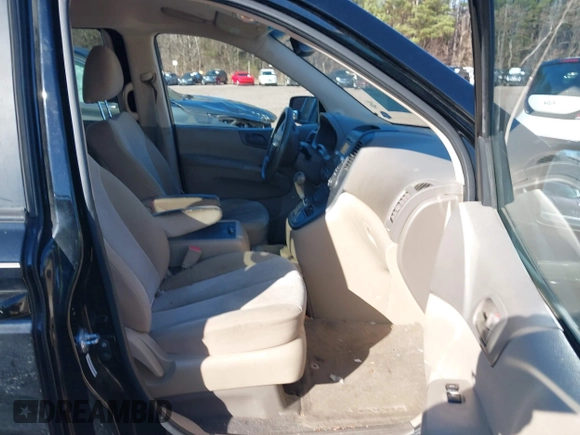 2014 Kia Sedona LX with VIN KNDMG4C7XE6586613, listed as a IAAI auction lot 41597187 with 211,851 mi miles. Bid and sale history available at carsss.com. Image 5.