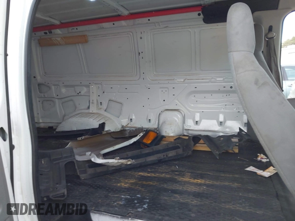 2013 Ford Econoline Cargo Commercial z VIN 1FTNE2EL8DDA63769, wystawiony jako IAAI lot #41520478 z przebiegiem 156 000 mil mil oraz . Historia ofert i sprzedaży dostępna na DreamBid. Obrazek 8.
