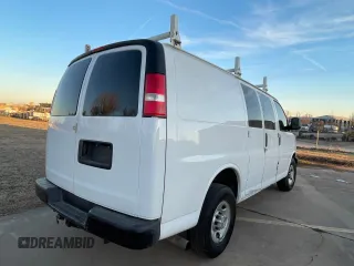 2017 Chevrolet Express Cargo with VIN 1GCWGAFFXH1119347, listed as a Copart auction lot 46950255 with 261,808 mi miles and Clean title. Bid and sale history available at DreamBid. Image 4.