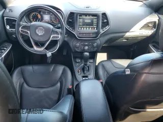 2021 Jeep Cherokee Latitude Lux z VIN 1C4PJMMX5MD206858, wystawiony jako Copart lot #52946925 z przebiegiem 47 495 mil mil oraz Szkoda całkowita • Salvage title. Historia ofert i sprzedaży dostępna na DreamBid. Obrazek 8.