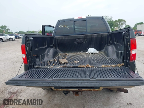 2006 Ford F-150 XLT z VIN 1FTPW14576FB34065, wystawiony jako IAAI lot #42500162 z przebiegiem 212 114 mil mil oraz . Historia ofert i sprzedaży dostępna na DreamBid. Obrazek 12.