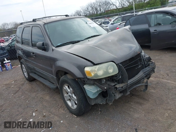 2005 Ford Escape XLT with VIN 1FMYU03155KB15647, listed as a IAAI auction lot 41865555 with 1 mi miles. Bid and sale history available at carsss.com. Image 1.