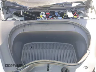2024 Tesla Model 3 with VIN 5YJ3E1EA7RF812528, listed as a IAAI auction lot 40648421 with 3,231 mi miles. Bid and sale history available at carsss.com. Image 10.