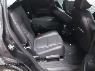 2019 GMC Acadia SLT z VIN 1GKKNULS7KZ157722, wystawiony jako IAAI lot #42057189 z przebiegiem 78 697 mil mil oraz . Historia ofert i sprzedaży dostępna na DreamBid. Obrazek 8.