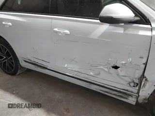 2021 Audi Q8 Premium Plus z VIN WA1EVAF11MD013975, wystawiony jako IAAI lot #41380207 z przebiegiem 77 979 mil mil oraz . Historia ofert i sprzedaży dostępna na DreamBid. Obrazek 17.