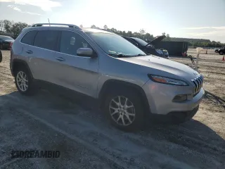 2018 Jeep Cherokee Latitude Tech Connect z VIN 1C4PJLCBXJD528035, wystawiony jako Copart lot #65602975 z przebiegiem 180 208 mil mil oraz Czysty tytuł • Clean title. Historia ofert i sprzedaży dostępna na DreamBid. Obrazek 4.