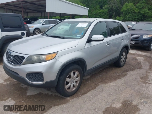 2012 Kia Sorento LX with VIN 5XYKT3A14CG272381, listed as a IAAI auction lot 42077775 with 165,538 mi miles. Bid and sale history available at carsss.com. Image 2.