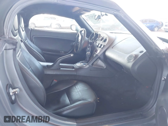 2006 Pontiac Solstice z VIN 1G2MB35B56Y112699, wystawiony jako IAAI lot #42279273 z przebiegiem 46 478 mil mil oraz . Historia ofert i sprzedaży dostępna na DreamBid. Obrazek 5.