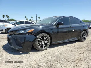2020 Toyota Camry SE z VIN 4T1G11AK8LU947443, wystawiony jako Copart lot #52511225 z przebiegiem 112 478 mil mil oraz Szkoda całkowita • Salvage title. Historia ofert i sprzedaży dostępna na DreamBid. Obrazek 1.