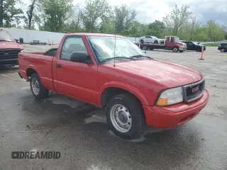 2002 GMC Sonoma SL z VIN 1GTCS145228246961, wystawiony jako Copart lot #55215355 z przebiegiem 146 068 mil mil oraz Tytuł czysty. Historia ofert i sprzedaży dostępna na DreamBid. Obrazek 4.