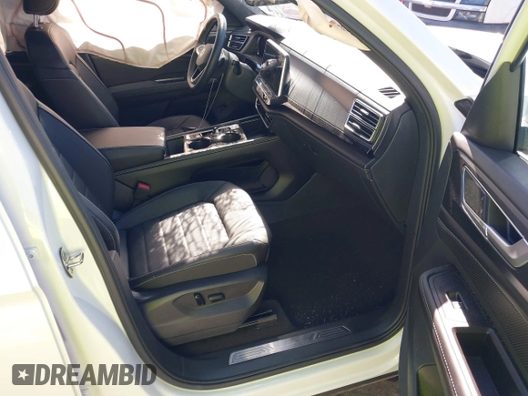 2024 Volkswagen Atlas SEL with VIN 1V2BE2CA1RC232515, listed as a IAAI auction lot 40441892 with 3,641 mi miles and . Bid and sale history available at DreamBid. Image 5.