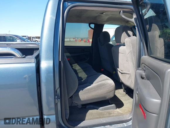 2007 Chevrolet Silverado 1500 LS with VIN 2GCEC13V771133752, listed as a IAAI auction lot 41767688 with 253,845 mi miles and . Bid and sale history available at DreamBid. Image 8.