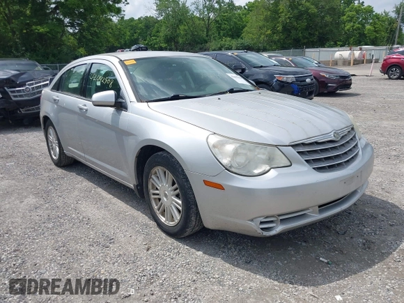 2009 Chrysler Sebring Touring z VIN 1C3LC56BX9N505929, wystawiony jako IAAI lot #42442908 z przebiegiem 114 012 mil mil oraz . Historia ofert i sprzedaży dostępna na DreamBid. Obrazek 1.