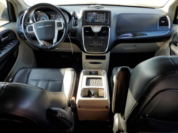 2014 Chrysler Town & Country Touring with VIN 2C4RC1BG3ER443061, listed as a Copart auction lot 73010804 with 138,717 mi miles and Clean Title. Bid and sale history available at DreamBid. Image 8.