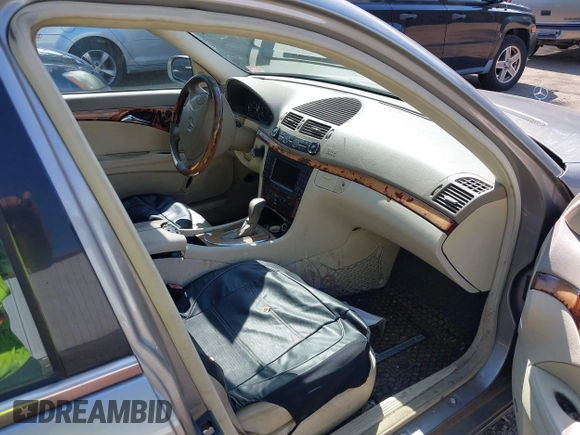 2004 Mercedes-Benz E 320 z VIN WDBUH65J24A466316, wystawiony jako IAAI lot #41912721 z przebiegiem 277 323 mil mil oraz . Historia ofert i sprzedaży dostępna na DreamBid. Obrazek 5.
