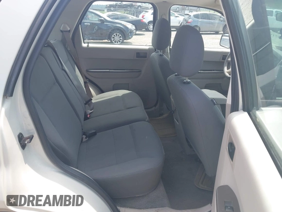 2008 Ford Escape XLS z VIN 1FMCU92Z98KB27360, wystawiony jako IAAI lot #42821934 z przebiegiem 168 647 mil mil oraz . Historia ofert i sprzedaży dostępna na DreamBid. Obrazek 8.