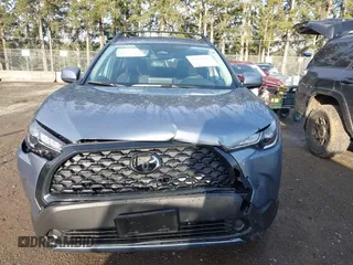 2024 Toyota Corolla Cross LE z VIN 7MUBAABG1RV100050, wystawiony jako IAAI lot #41826083 z przebiegiem 1 206 mil mil oraz . Historia ofert i sprzedaży dostępna na DreamBid. Obrazek 12.