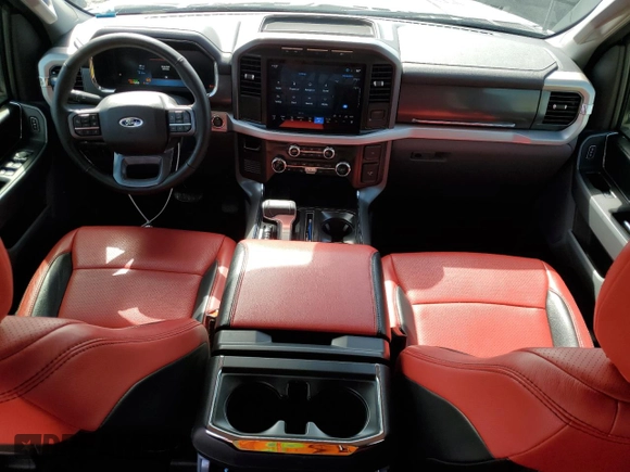 2023 Ford F-150 Lightning Pro z VIN 1FT6W1EV4PWG42053, wystawiony jako Copart lot #50003045 z przebiegiem 29 320 mil mil oraz Szkody całkowita. Historia ofert i sprzedaży dostępna na DreamBid. Obrazek 8.