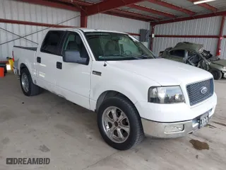 2005 Ford F-150 XLT with VIN 1FTPW12585KC01717, listed as a IAAI auction lot 42044306 with 213,086 mi miles. Bid and sale history available at carsss.com. Image 1.