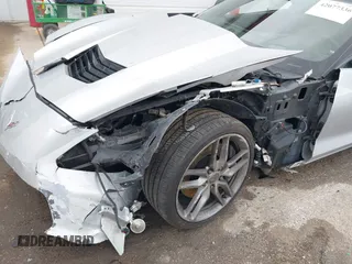 2015 Chevrolet Corvette Z51 3LT z VIN 1G1YM2D74F5114985, wystawiony jako IAAI lot #42077336 z przebiegiem 52 965 mil mil oraz . Historia ofert i sprzedaży dostępna na DreamBid. Obrazek 6.