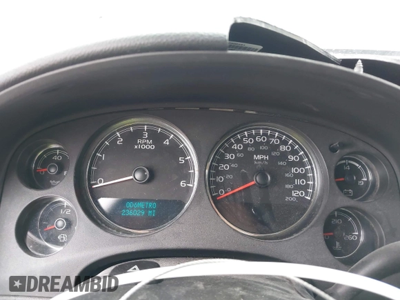 2011 Chevrolet Avalanche LS with VIN 3GNMCEE06BG129154, listed as a IAAI auction lot 41524963 with 236,029 mi miles and . Bid and sale history available at DreamBid. Image 7.