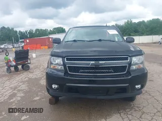 2014 Chevrolet Tahoe LT z VIN 1GNSKBE02ER133795, wystawiony jako IAAI lot #42335322 z przebiegiem 217 292 mil mil oraz . Historia ofert i sprzedaży dostępna na DreamBid. Obrazek 12.