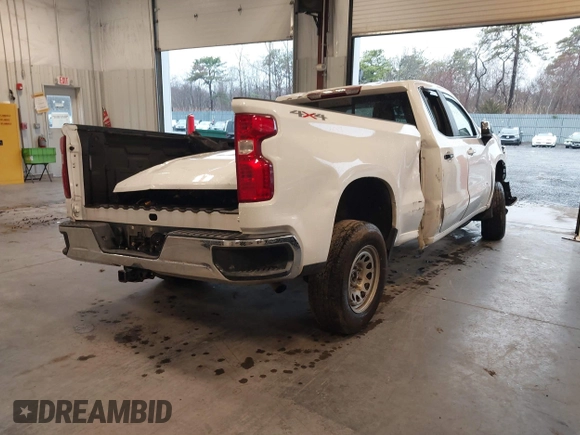 2020 Chevrolet Silverado 1500 LT with VIN 1GCRYDED9LZ166441, listed as a IAAI auction lot 41813441 with Not Provided miles. Bid and sale history available at carsss.com. Image 4.