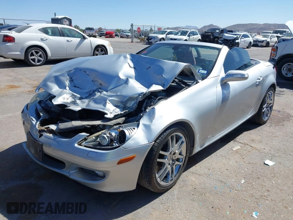 2008 Mercedes-Benz SLK 350 z VIN WDBWK56F08F181783, wystawiony jako IAAI lot #42153077 z przebiegiem 131 428 mil mil oraz . Historia ofert i sprzedaży dostępna na DreamBid. Obrazek 17.