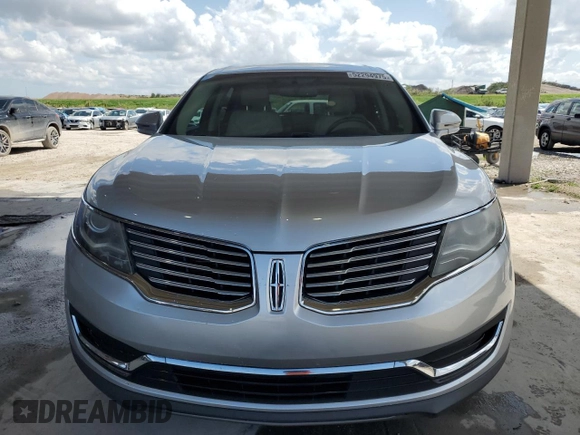 2016 Lincoln MKX Select with VIN 2LMTJ6KR8GBL62837, listed as a Copart auction lot 52294975 with 101,360 mi miles and Salvage Title. Bid and sale history available at carsss.com. Image 5.