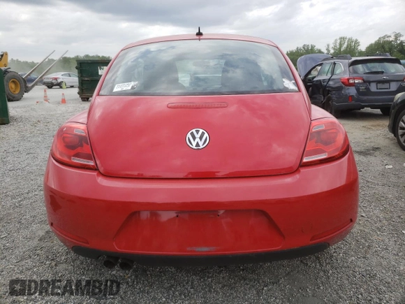 2012 Volkswagen Beetle Entry с VIN 3VWFP7AT4CM646048, выставлен на аукционе Copart как лот 53542435 с пробегом 145 470 миль миль и Списание • Salvage title. История ставок и продаж доступна на DreamBid. Изображение 6.