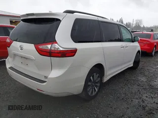 2018 Toyota Sienna XLE with VIN 5TDDZ3DC0JS201425, listed as a IAAI auction lot 42001590 with 49,772 mi miles. Bid and sale history available at carsss.com. Image 4.