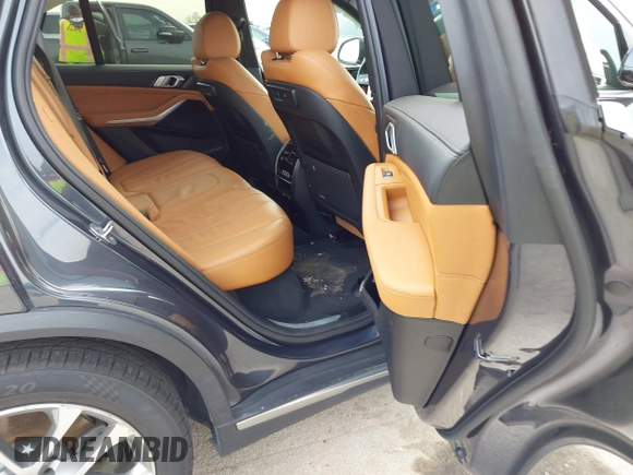 2019 BMW X5 xDrive40i with VIN 5UXCR6C59KLL08488, listed as a IAAI auction lot 41724824 with 57,334 mi miles. Bid and sale history available at carsss.com. Image 8.