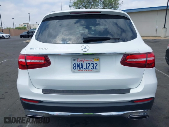 2019 Mercedes-Benz GLC 300 with VIN WDC0G4JB0KF670869, listed as a IAAI auction lot 42106326 with 51,047 mi miles and . Bid and sale history available at DreamBid. Image 16.