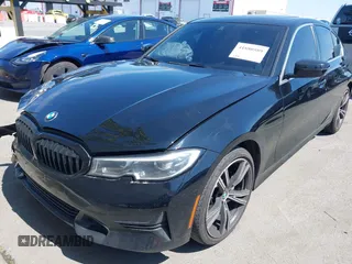 2021 BMW 3 Series 330i z VIN 3MW5R1J02M8B67582, wystawiony jako IAAI lot #41880589 z przebiegiem 31 915 mil mil oraz . Historia ofert i sprzedaży dostępna na DreamBid. Obrazek 17.