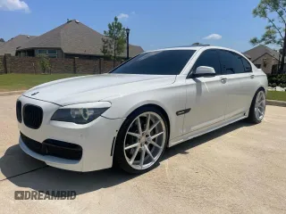 2010 BMW 7 Series 750Li z VIN WBAKB8C58ACY64395, wystawiony jako Copart lot #81823294 z przebiegiem 137 375 mil mil oraz Szkoda całkowita • Salvage title. Historia ofert i sprzedaży dostępna na DreamBid. Obrazek 2.