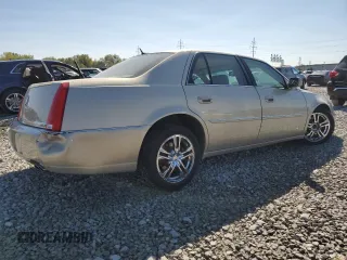 2007 Cadillac DTS V8 z VIN 1G6KD57Y27U121902, wystawiony jako Copart lot #70699164 z przebiegiem 122 156 mil mil oraz Szkoda całkowita • Salvage title. Historia ofert i sprzedaży dostępna na DreamBid. Obrazek 3.