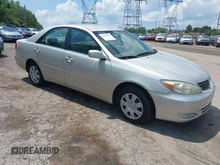 2004 Toyota Camry LE z VIN 4T1BE32K64U881677, wystawiony jako IAAI lot #42388247 z przebiegiem 173 550 mil mil oraz . Historia ofert i sprzedaży dostępna na DreamBid. Obrazek 1.