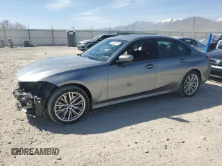 2023 BMW 3 Series 330i xDrive z VIN 3MW89FF02P8D12790, wystawiony jako Copart lot #52552715 z przebiegiem 26 709 mil mil oraz Szkoda całkowita • Salvage title. Historia ofert i sprzedaży dostępna na DreamBid. Obrazek 1.