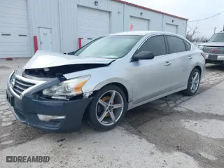 2013 Nissan Altima 2.5 S with VIN 1N4AL3AP9DC270976, listed as a IAAI auction lot 41216106 with 116,914 mi miles. Bid and sale history available at carsss.com. Image 2.