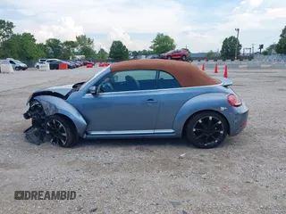 2019 Volkswagen Beetle S with VIN 3VW5DAAT2KM508489, listed as a IAAI auction lot 42539059 with Not provided miles and . Bid and sale history available at DreamBid. Image 14.