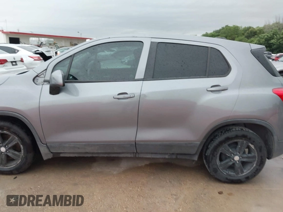 2020 Chevrolet Trax LS with VIN 3GNCJKSB2LL221800, listed as a IAAI auction lot 42196637 with 43,085 mi miles and . Bid and sale history available at DreamBid. Image 14.