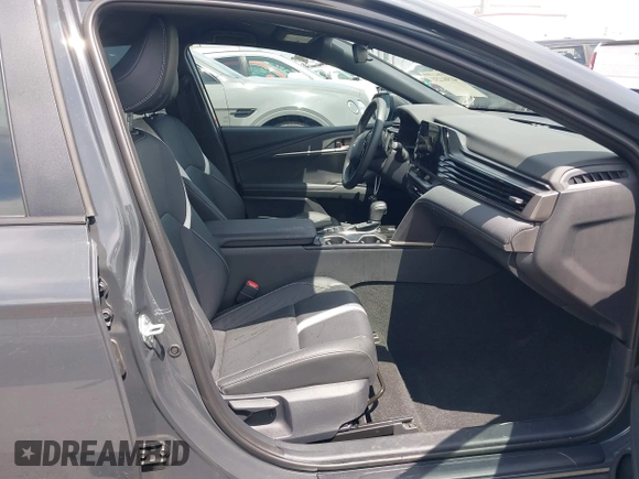 2025 Toyota Camry LE with VIN 4T1DAACK8SU546764, listed as a IAAI auction lot 41981231 with 2,338 mi miles and . Bid and sale history available at DreamBid. Image 5.