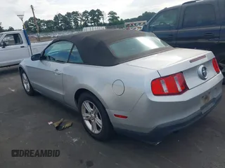 2011 Ford Mustang V6 with VIN 1ZVBP8EM8B5118122, listed as a IAAI auction lot 42644272 with 171,930 mi miles and . Bid and sale history available at DreamBid. Image 3.