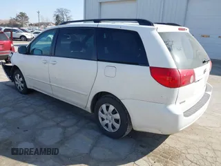2008 Toyota Sienna CE with VIN 5TDZK23C28S132690, listed as a IAAI auction lot 41807126 with 198,152 mi miles. Bid and sale history available at carsss.com. Image 3.