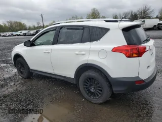 2015 Toyota RAV4 LE with VIN JTMBFREV3FD098619, listed as a Copart auction lot 52030325 with 296,877 mi miles and Clean Title. Bid and sale history available at carsss.com. Image 2.