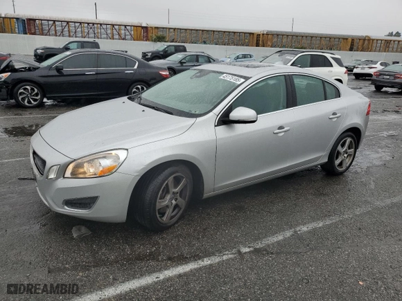 2012 Volvo S60 T5 with VIN YV1622FS0C2041305, listed as a Copart auction lot 45175185 with 90,936 mi miles and Salvage Title. Bid and sale history available at carsss.com. Image 1.