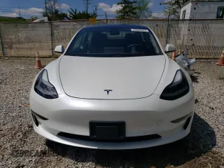 2022 Tesla Model 3 Long Range z VIN 5YJ3E1EB6NF184352, wystawiony jako Copart lot #55636845 z przebiegiem 30 891 mil mil oraz Szkody całkowita. Historia ofert i sprzedaży dostępna na DreamBid. Obrazek 5.